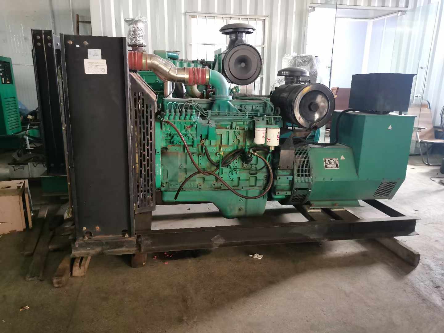 宕昌发电机租赁如何确定电缆的承载电流是否在安全范围内？