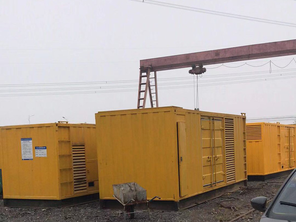 宕昌100kw柴油发电机组每小时油耗？