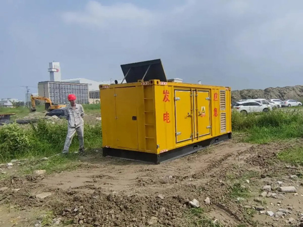 宕昌200KW柴油发电机机组每小时的油耗量受哪些因素影响？